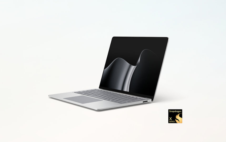 Vista en ángulo de Surface Laptop para empresas, Copilot+ PC.