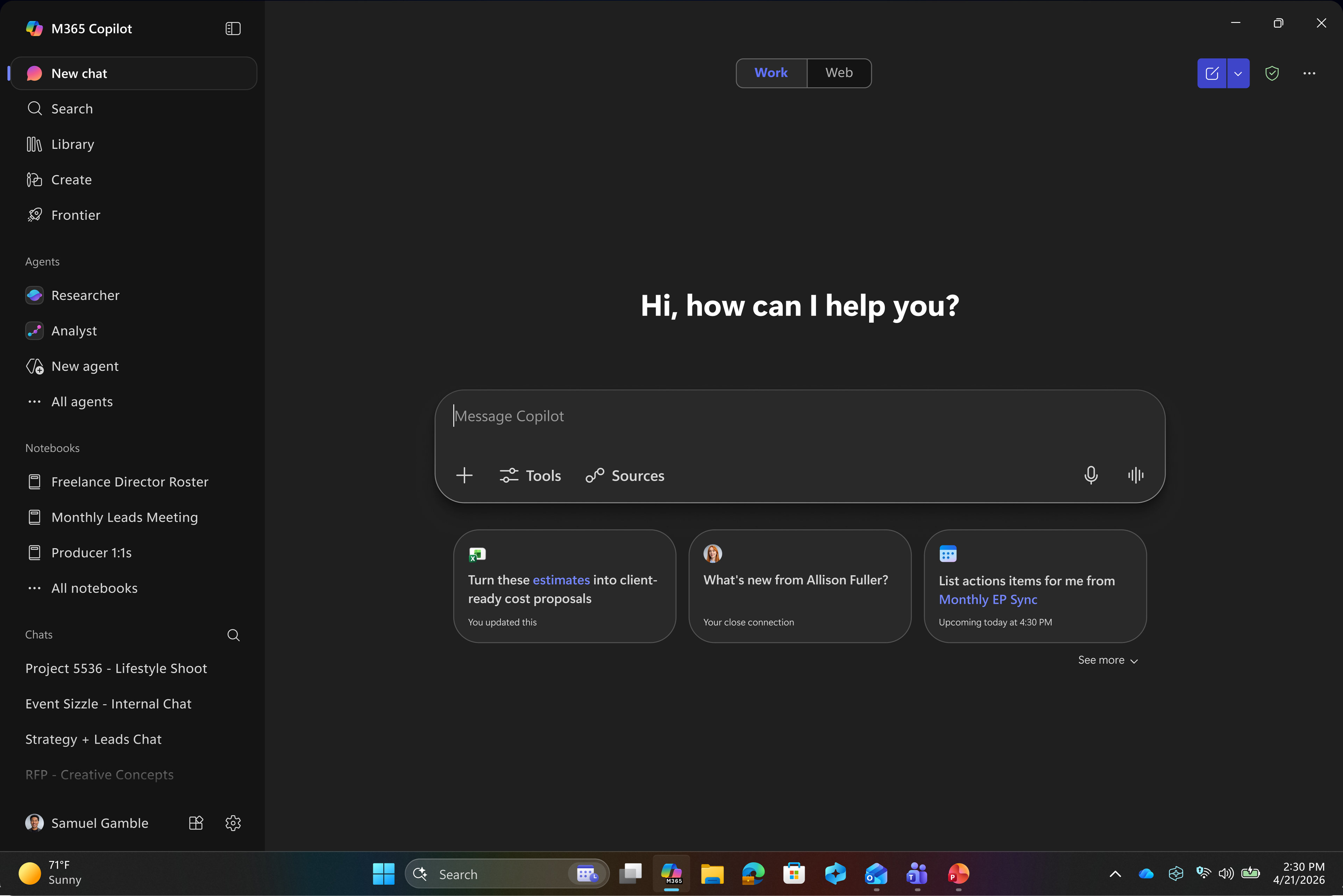 Pełnoekranowy obraz okna wiadomości czatu Microsoft 365 Copilot gotowego do pomocy w wykonywaniu zadań